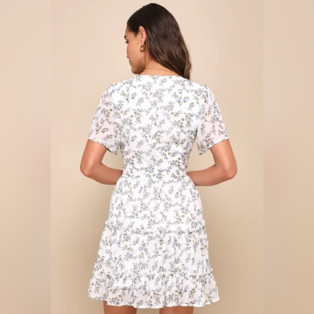 Lulu's White Floral Print Tiered Short Sleeve Mini Dress Size Small - Picture 4 of 7